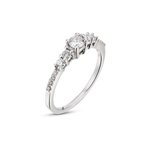 Delicate Engagement Diamonds Ring